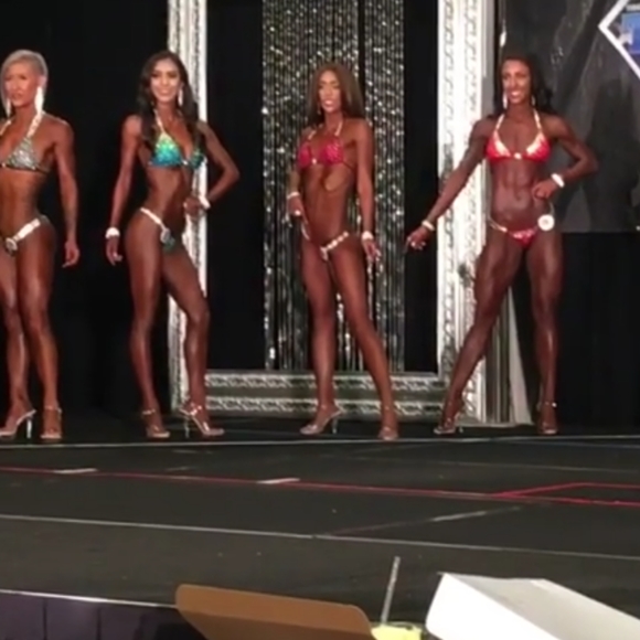 Competition Bikini - Picture 6 of 7